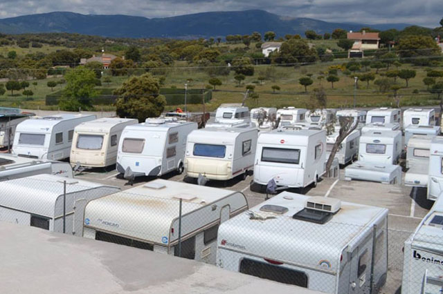 aparcamiento caravanas Valdemorillo
